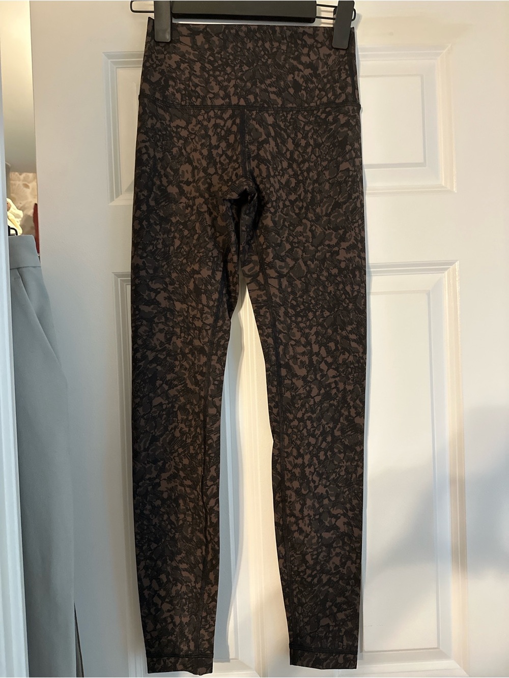 lululemon athletica Women's High-Rise Leggings in Dark Brown and Black Print
